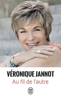  Achetez le livre d'occasion Au fil de l'autre de Véronique Jannot sur Livrenpoche.com 