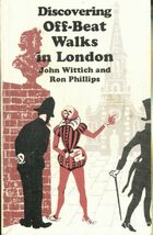  Achetez le livre d'occasion Discovering off-beat walks in London sur Livrenpoche.com 