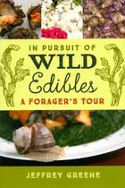  Achetez le livre d'occasion In pursuit of wild edibles. A forager's tour sur Livrenpoche.com 