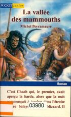  Achetez le livre d'occasion La vallée des mammouths sur Livrenpoche.com 
