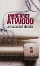  Achetez le livre d'occasion Le fiasco du labrador de Margaret Atwood sur Livrenpoche.com 