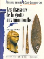  Achetez le livre d'occasion Les chasseurs de la grotte aux mammouths sur Livrenpoche.com 