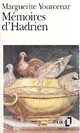  Achetez le livre d'occasion Mémoires d'Hadrien de Marguerite Yourcenar sur Livrenpoche.com 