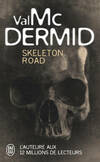  Achetez le livre d'occasion Skeleton road sur Livrenpoche.com 