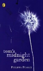  Achetez le livre d'occasion Tom's midnight garden sur Livrenpoche.com 